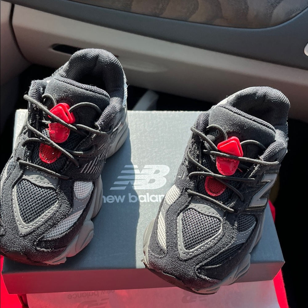 New Balance Kids Sneakers - Black and Red